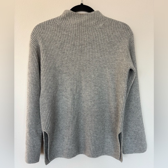 Everlane Sweaters - Everlane Light Gray Cashmere Women's Turtleneck Sweater